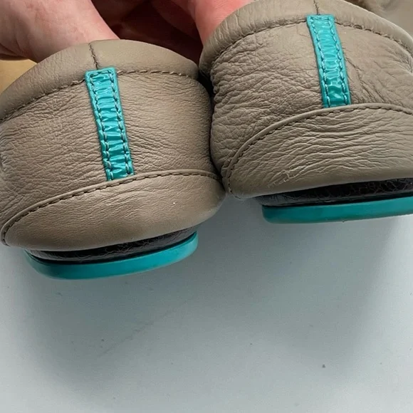 Taupe Tieks size 7 Classic Leather Ballet Flats - Picture 6 of 13